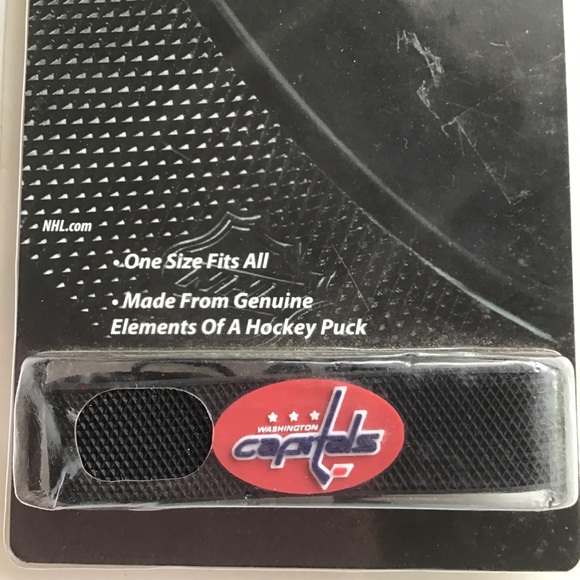 NWT WASHINGTON CAPITALS NHL HOCKEY PUCK BRACELET NWT - Picture 7 of 11